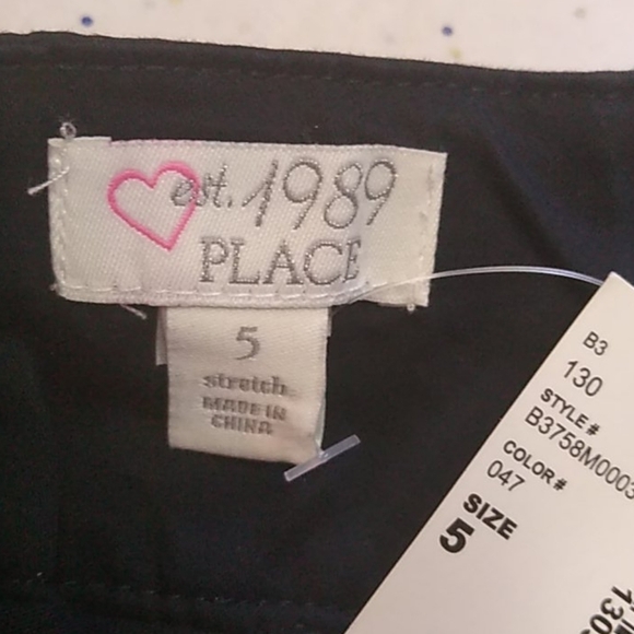 Girls' Children's Place Navy Pleated Skort w/ Brick embroidery, size 5 - Picture 4 of 9